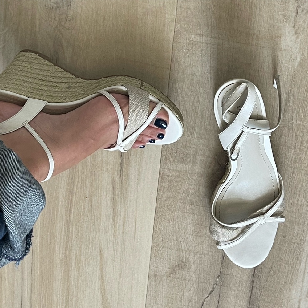 Vintage Ann Taylor Cream Wedge Sandals 7